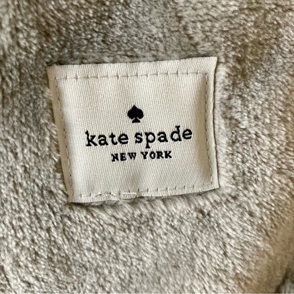 NWT Kate Spade New York oversized twin size fleece blanket in medium gray - Picture 3 of 7